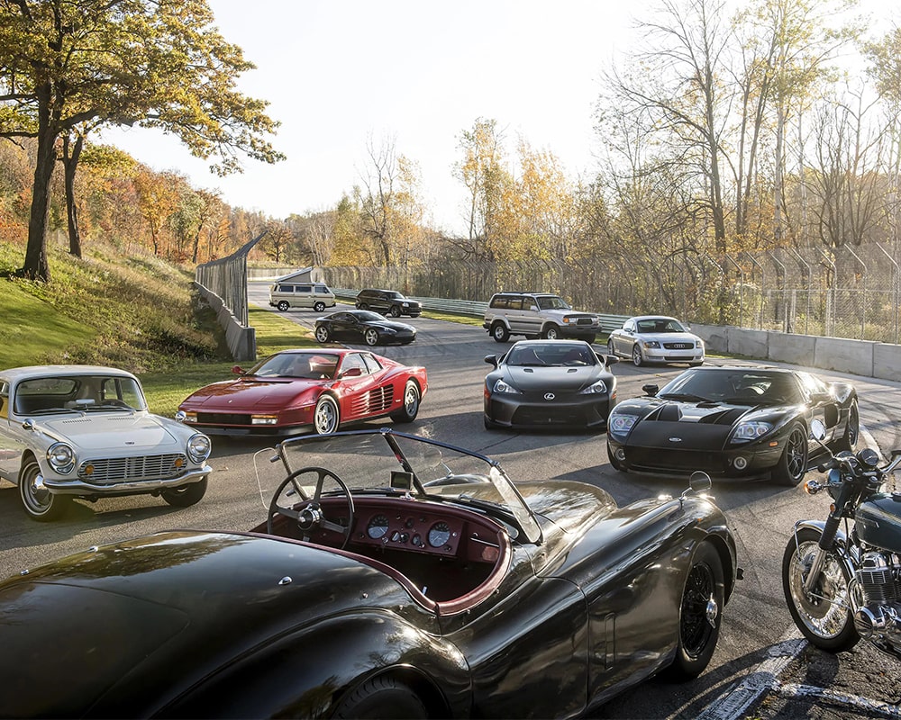 Будущие коллекционные автомобили Ford GT, Aston Martin V8 Vantage